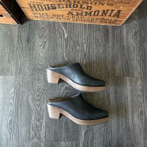 Coclico Kera Shearling clogs